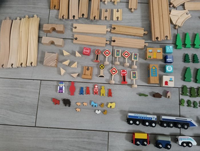 Lot circuit de train en bois - photo numéro 5