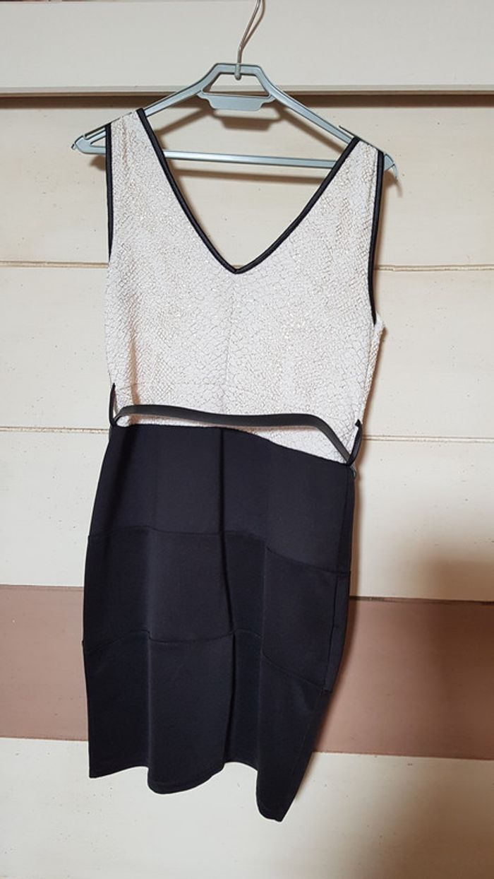 Robe avec ceinture - photo numéro 2