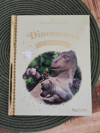 Livre Disney dinosaure