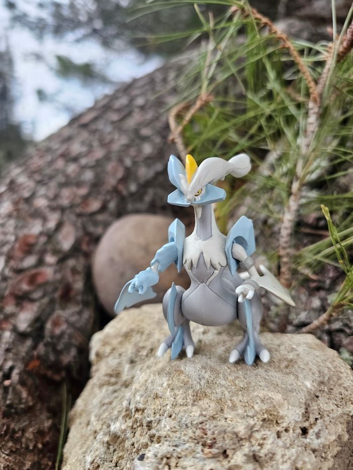 Super figurine Pokemon Nintendo tomy Kyurem blanc - photo numéro 2