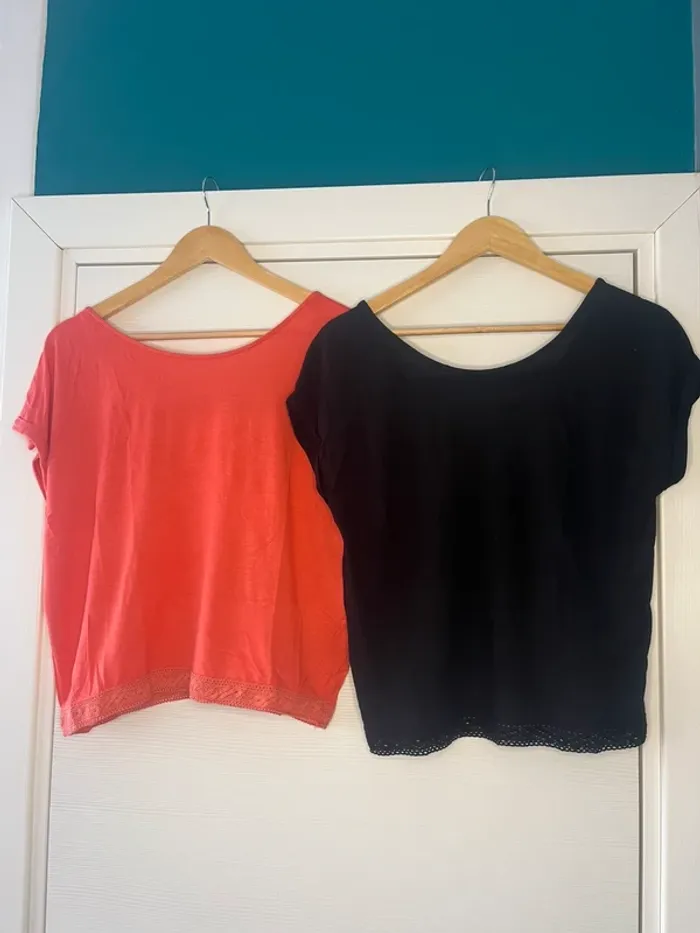 🔹 Lot de 2 T-shirts Fluides – Noir & Corail – Gémo 🔹
