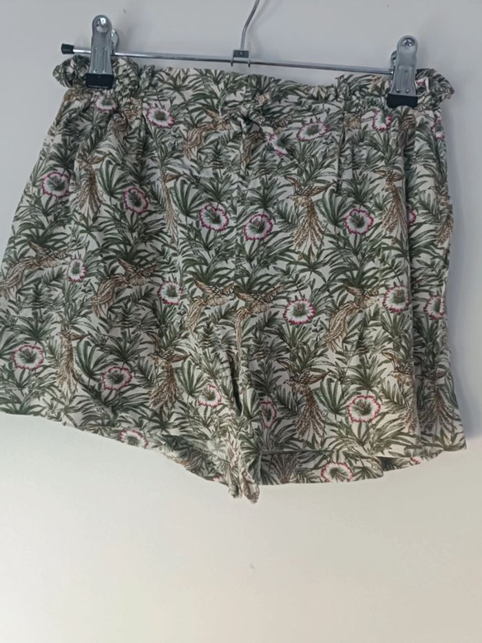 Short fleuri