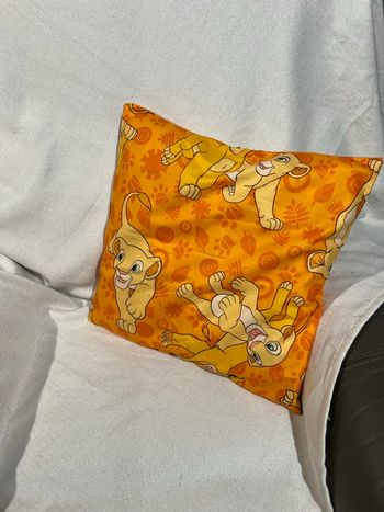 Coussin roi lion