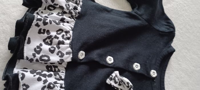 Très jolie petite veste bébé fille T 6 mois - photo numéro 4