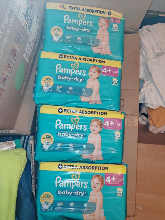 4 paquets pampers T4+ Extra absorption