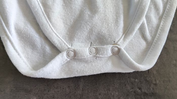 Lot 7 bodies manches courtes + 1 offert 36 mois  (98cm) - photo numéro 9