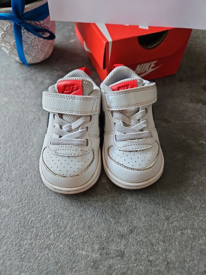 Nike Taille 19.5 - photo numéro 3