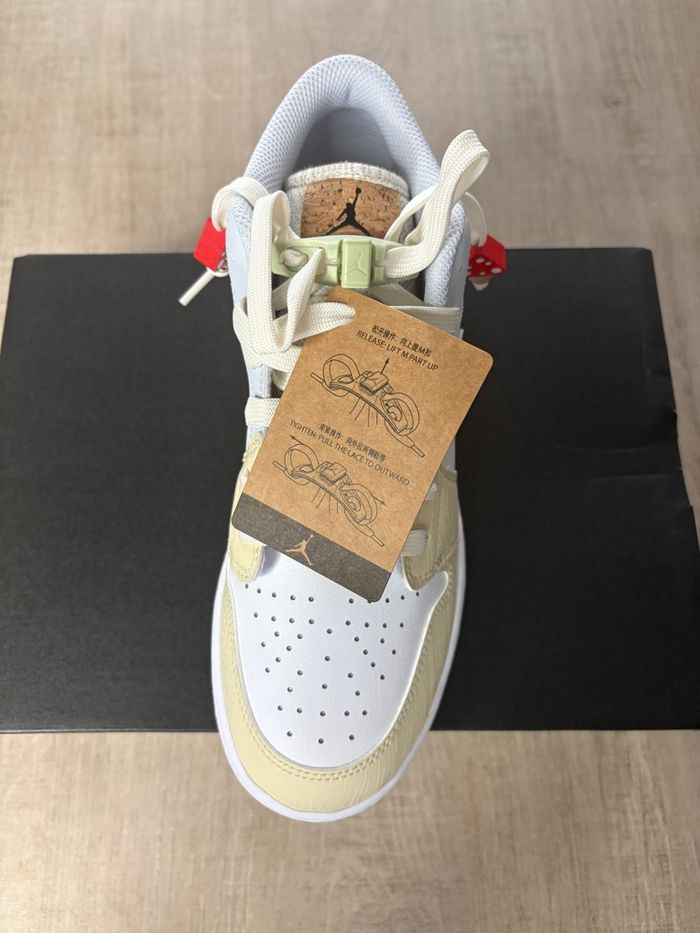 Nike Jordan One Low «  Mushrooms » - photo numéro 4