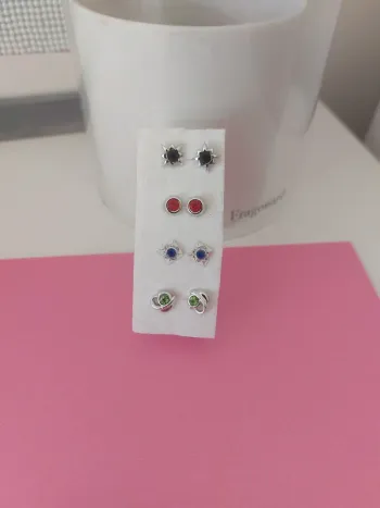 Boucles d'oreilles fantaisie puces coloré