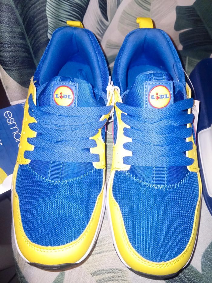 Lot de 2 paires de chaussures et claquettes lidl neuves - photo numéro 2