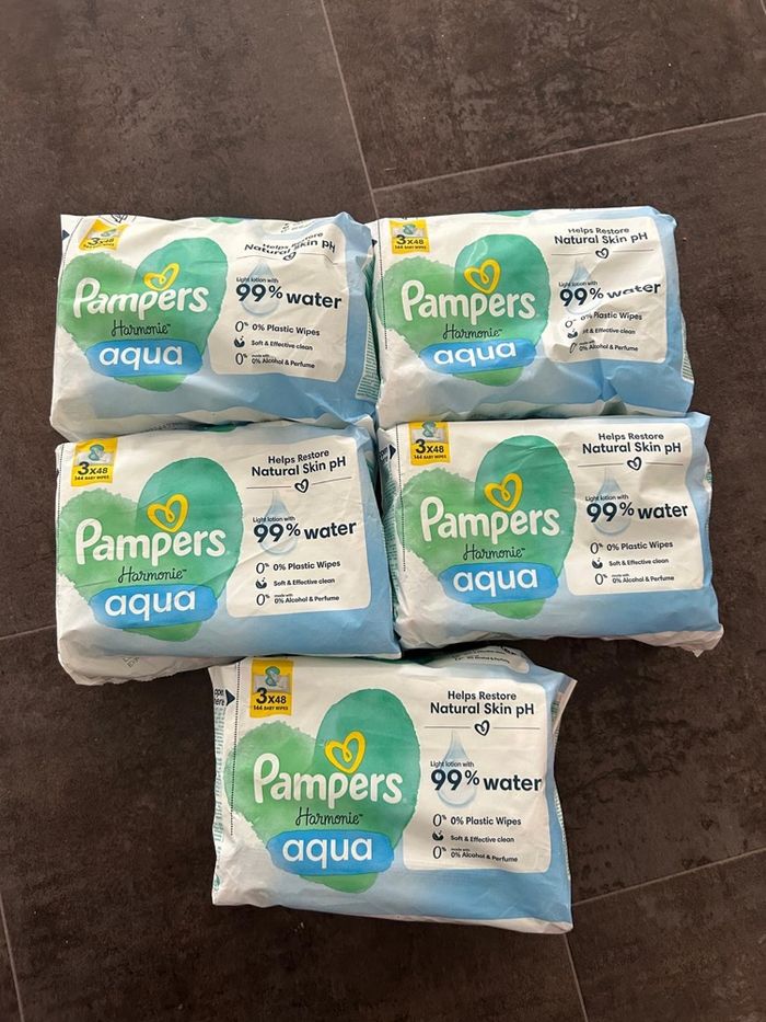 Lot de 15 paquets de 48 lingettes  Pampers NEUF