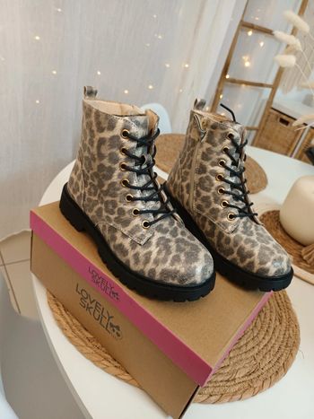 Jolie paire de bottines zippées imperméables pointure 32 neuves 🏷