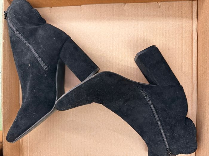 Talons fermer en daims - photo numéro 3