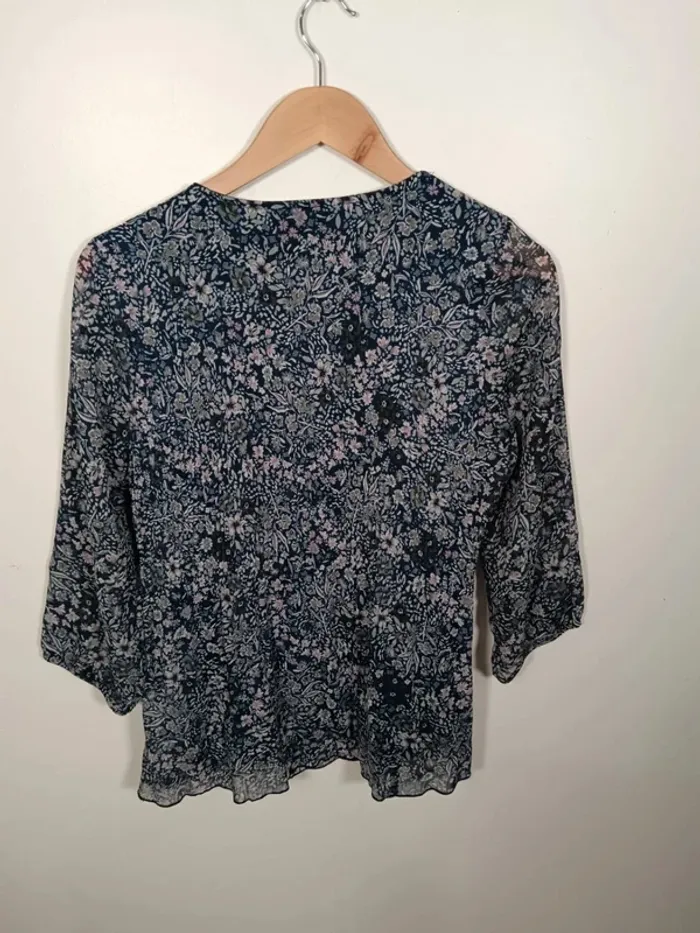 C18 blouse fleurie Armand Thierry T2 - photo numéro 2