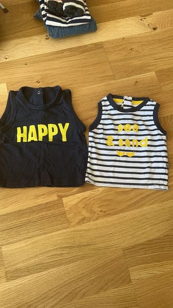 2 t-shirts sans manches
