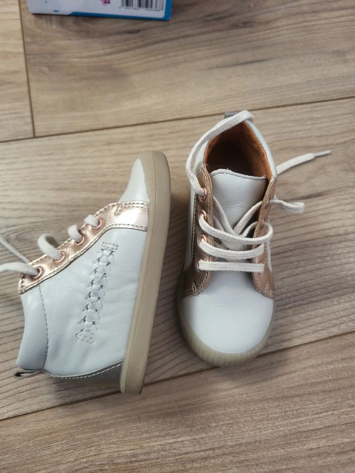 chaussures intrépides de babybotte fille très peu porté taille 22 - photo numéro 4