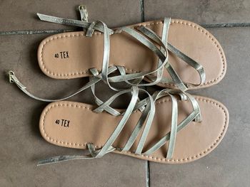 Sandale taille 40 neuf