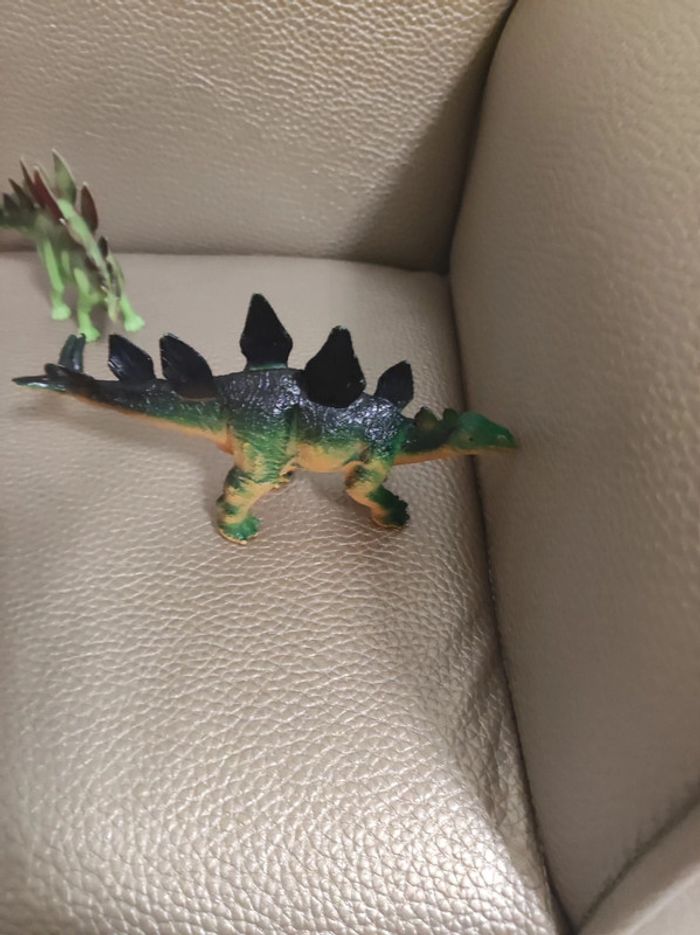 lot dinosaures - photo numéro 4