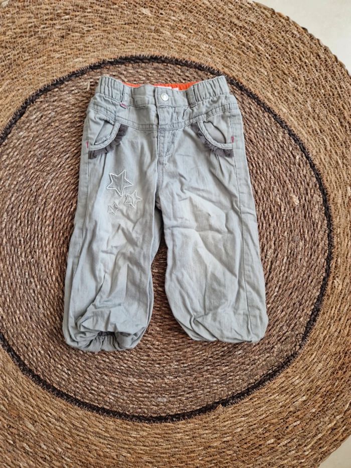 Joli pantalon taille 12 mois