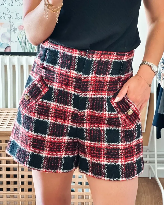Short Maje à carreaux blanc rouge noir taille 40 - photo numéro 2