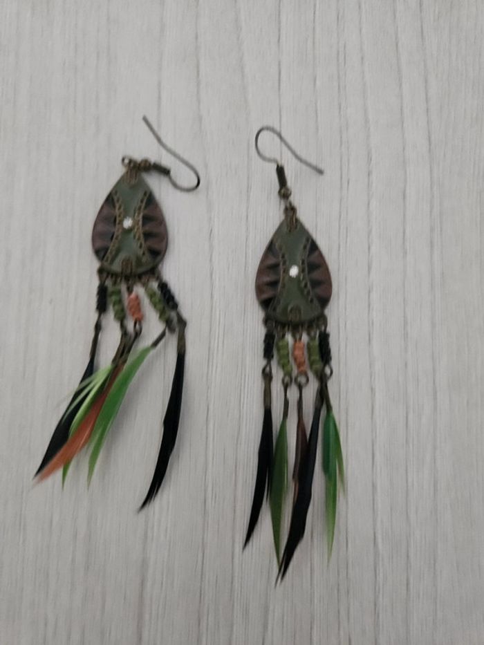 Boucle d'oreille à plumes