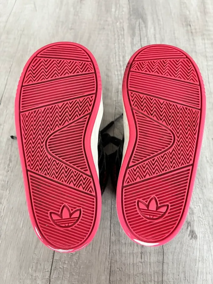 Adidas noires 25 - photo numéro 6