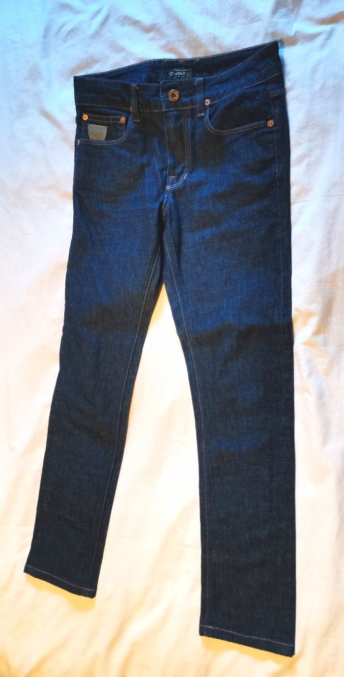 Jean "April 77"
