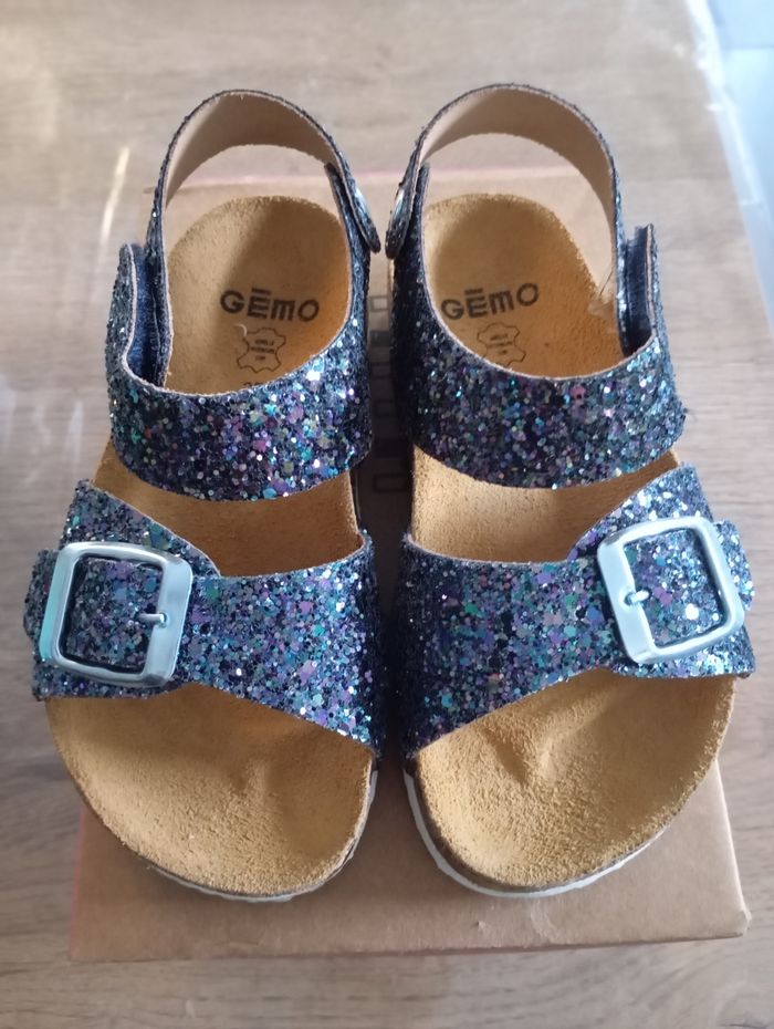 Magnifique sandales neuves pour fille en taille 27 - photo numéro 2