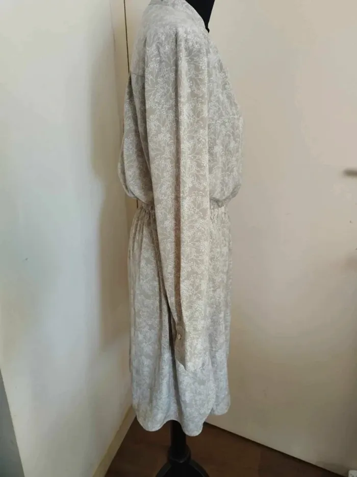 Jolie robe taille S - photo numéro 4