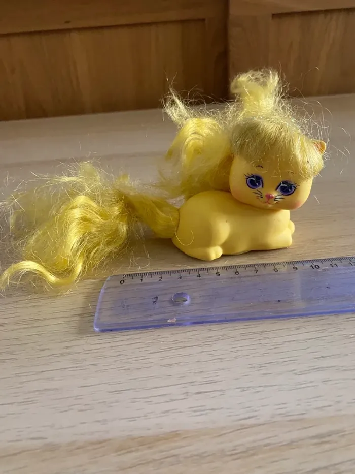 Mattel dame boucleline lady Lovely locks kitty chat cat jaune yellow 1988