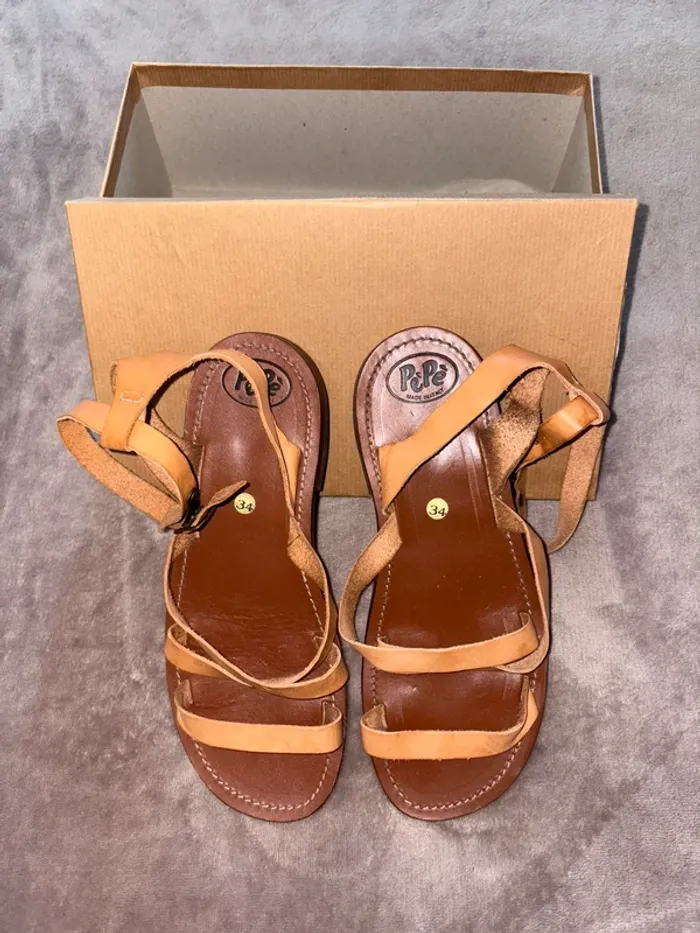 Sandales Pepe fille taille 34 en bon état couleur camel/marron