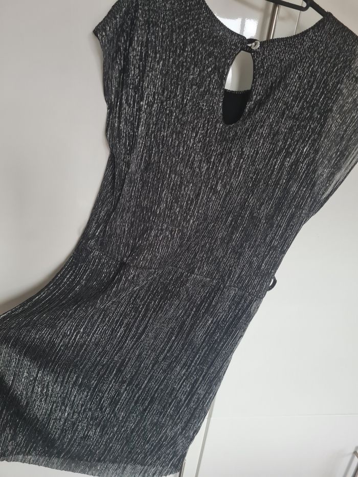 Robe argentée chic – Taille M / 38, neuve sans étiquette - photo numéro 2