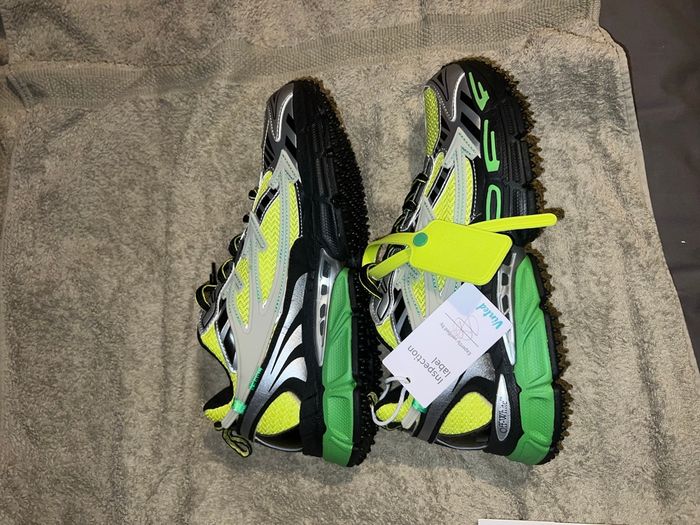 Baskets offWhite 2025 édition limitée rare - photo numéro 10