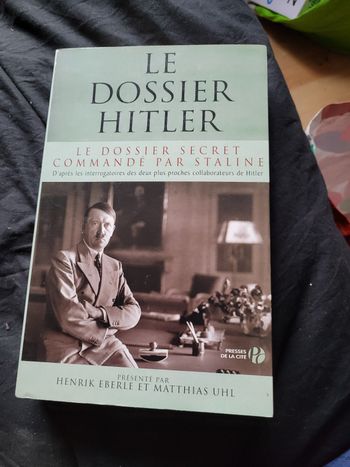 Le dossier Hitler