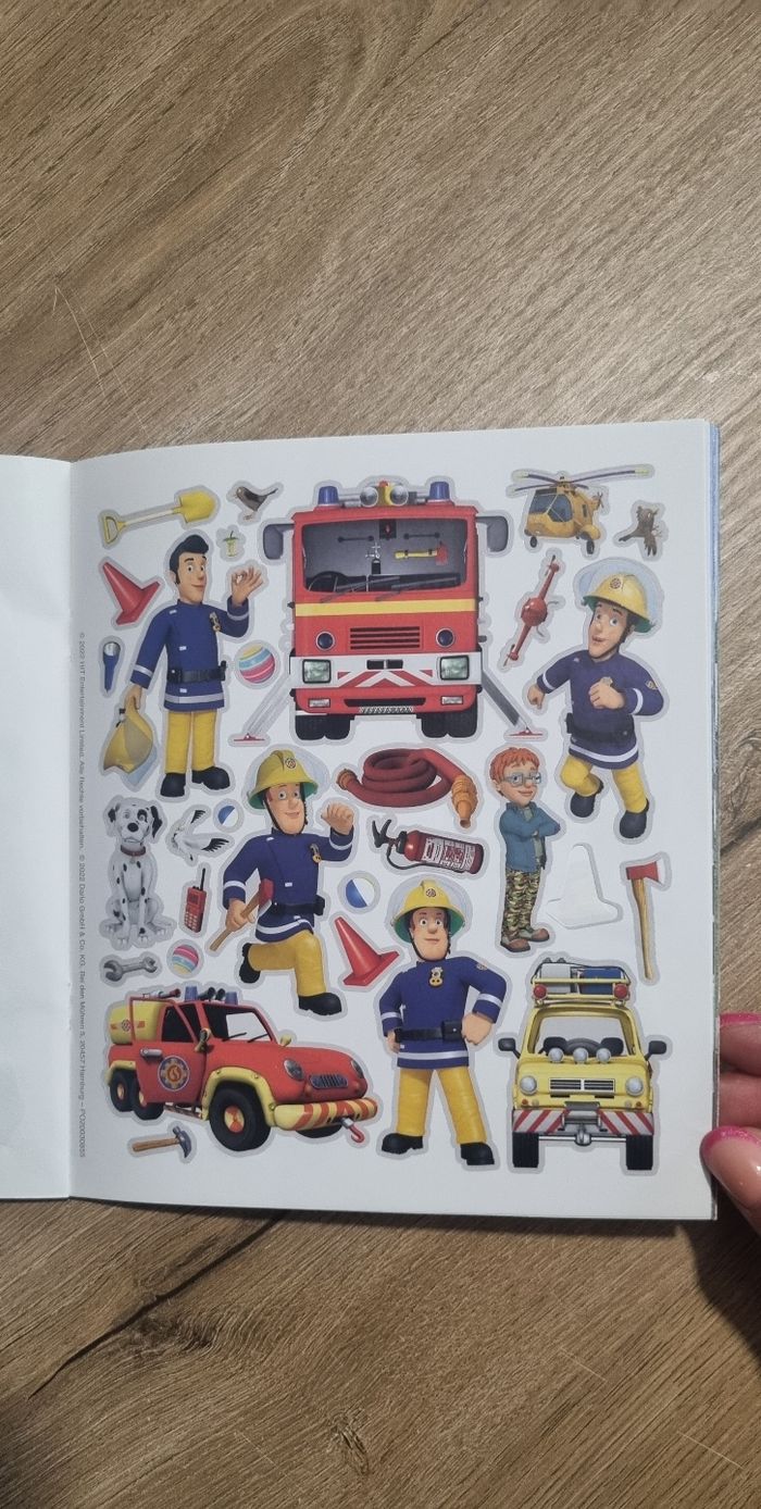 Livre autocollants Sam le pompier - photo numéro 9