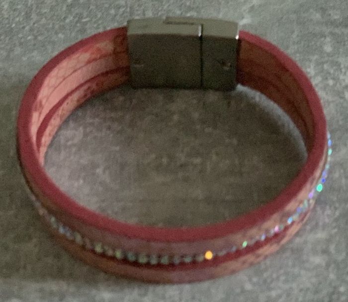 Bracelet manchette rose argenté, fermoir magnétique - photo numéro 3