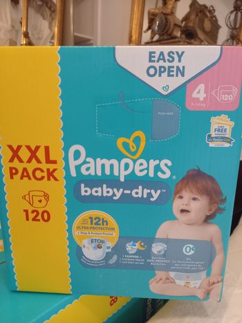 Pampers 120 couches taille 4