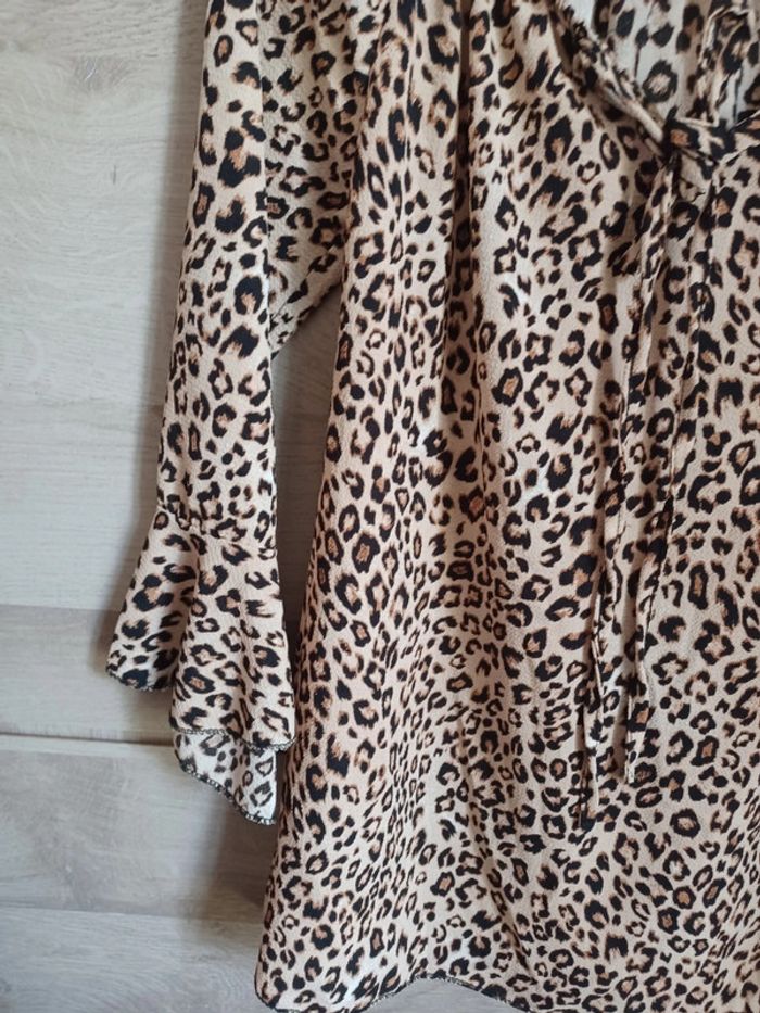 Blouse léopard neuve taille 38 - photo numéro 3