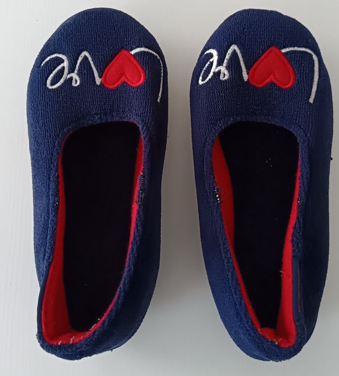 Chaussons Isotoner pointure 32 neufs