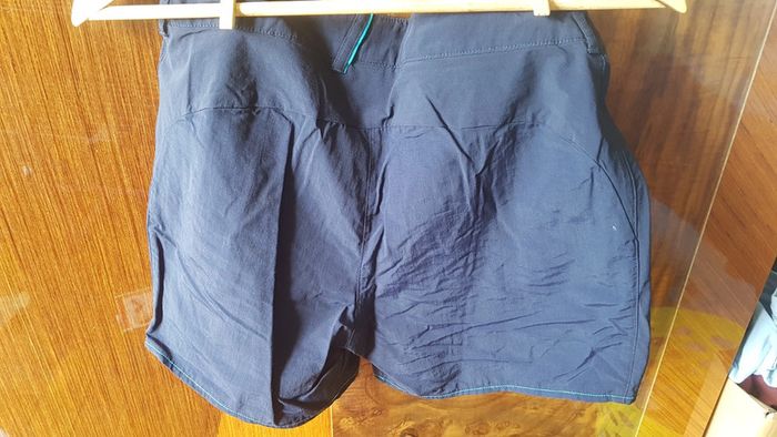 Short de sport bleu marine - photo numéro 4