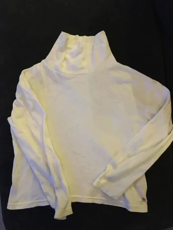 T shirt col roulé manches longues parfait état 10 ans