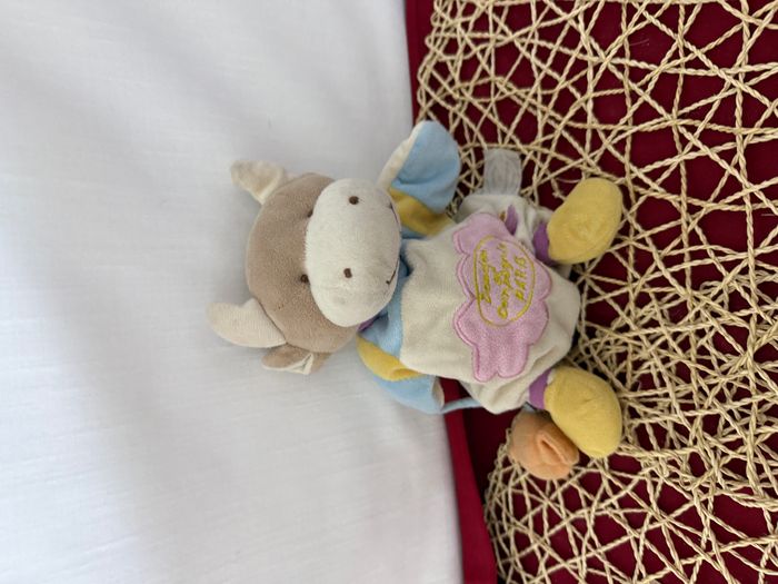 Doudou plat marionnette vache blanc rose avec bonbons DOUDOU ET COMPAGNIE - photo numéro 3