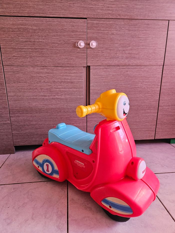 Scooter Fisher-Price bonne état - photo numéro 2