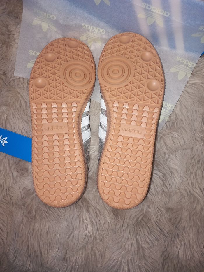 Baskets Adidas Samba Argentées pointure 38 - photo numéro 4