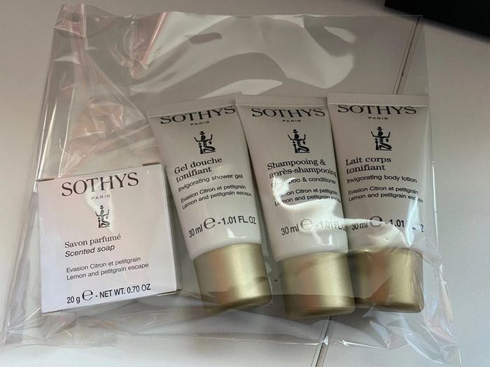 Lot de 4 produits Sothys de voyage
