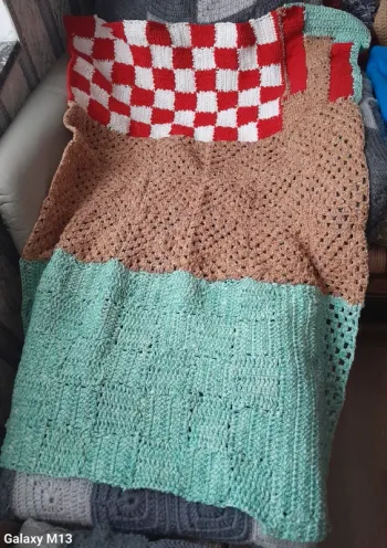 Couverture faite main au crochet multicolore en coton