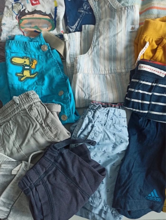Lot 18 mois été t’shirt, polo, salopette, short, combinaison - photo numéro 4
