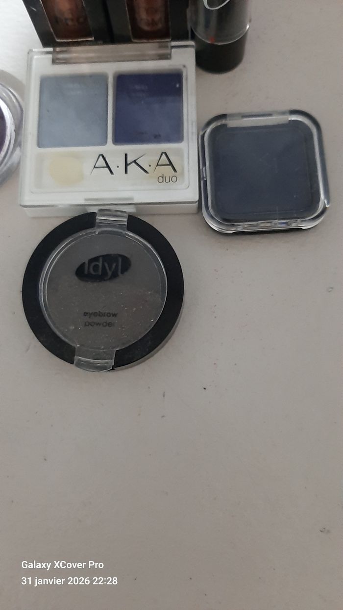 Lot maquillages - photo numéro 4