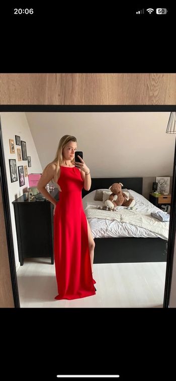 Robe rouge dos nu