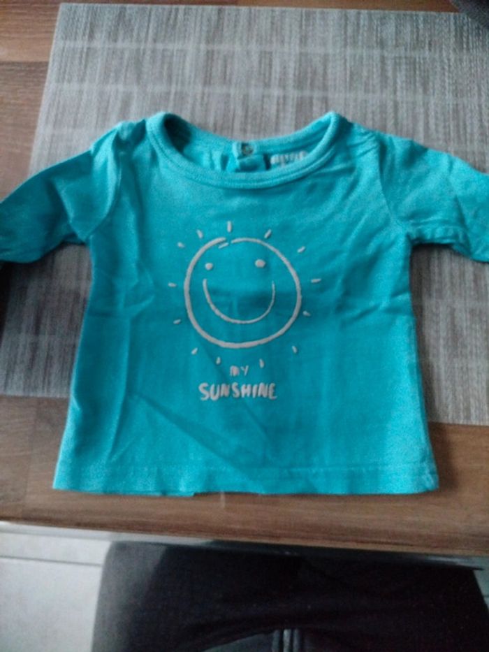 Vends tee shirt manche longue taille 3 mois